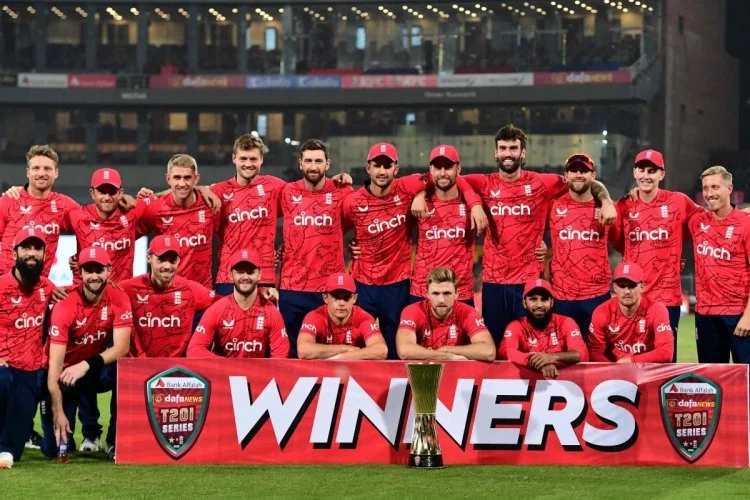 पाकिस्तान को हराकर एक बार फिर बना इंग्लैंड चैंपियन – Latest News – Rajasthan Chronicle