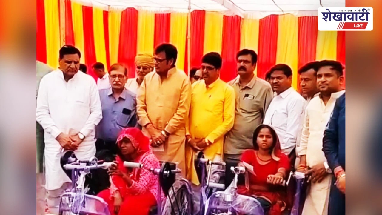 चूरू में निशुल्क दिव्यांग सहायता शिविर: 30 लोगों को लगे कृत्रिम हाथ-पैर, कई उपकरण भी वितरित