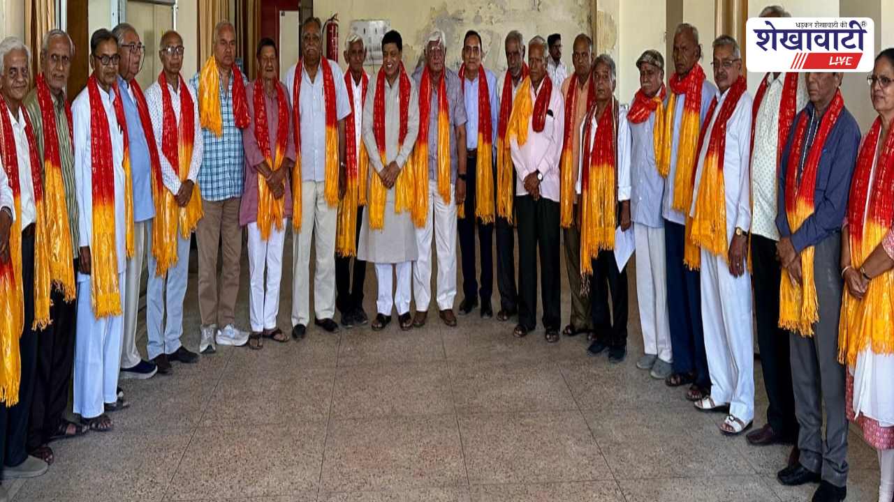 Churu News : रघुनाथ विद्यालय के पुराने विद्यार्थियों का होली स्नेह मिलन