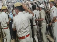 चूरू में शिलान्यास से पहले बवाल: शिलालेख टूटा, BJP-Congress कार्यकर्ताओं में झड़प