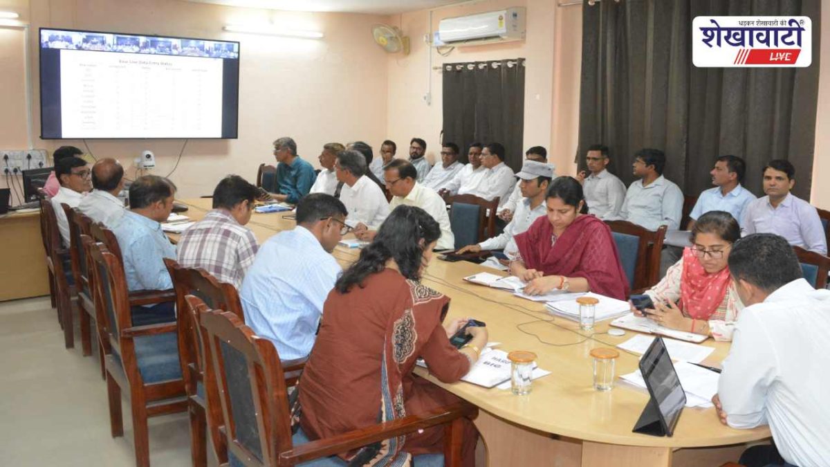 Churu News : जनगणना-2027, पेयजल और योजनाओं पर कलेक्टर सख्त, समयबद्ध काम के निर्देश
